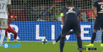 姆伯莫近7次代表喀麦隆出场单人2球3助，制造超半数进球（姆伯莫近7次为喀麦隆出战2球3助，参与球队超半数进球）