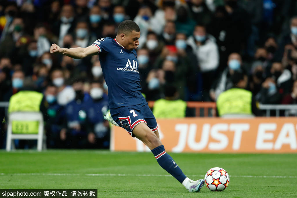 德甲战报：舍尔汉特制胜，佩奇诺维奇戴帽，弗赖堡4-3沃尔夫斯堡（德甲快讯：舍尔汉特献绝杀，佩奇诺维奇上演帽子戏法，弗赖堡4比3击退沃尔夫斯堡）