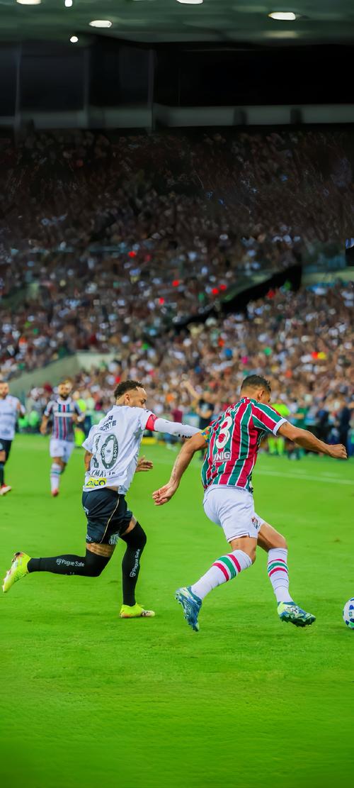 切尔西官网更新一线队名单，斯特林、韦加等9名球员未在列（切尔西官网公布新一线队名单：斯特林、韦加等9人未入选）