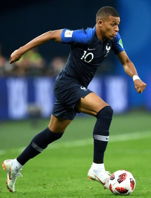 利物浦第二次在欧冠主场丢4+球，上一次是2023年2-5皇马（利物浦欧冠主场再现4+失球，继2023年2-5皇马后第二次）