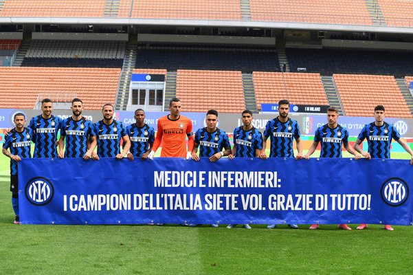 早报：千军万马过独木桥（晨报：万众争渡独木桥）