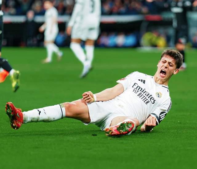 记者：本届世界杯将有半场球员和教练采访，赛前两天开发布会（记者透露：本届世界杯增设半场球员和教练采访，赛前两天举行发布会）