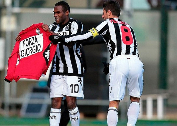 足球这项运动陪伴了我整个初高中，今天我十八岁了，...（十八岁，与足球一起走过的青春）