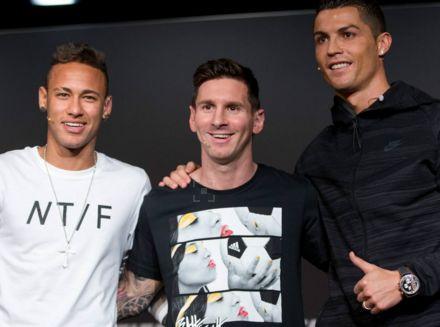 😎这人谁啊（摘掉墨镜）🥺号召力这么强！（😲这位是谁啊（目瞪口呆）号召力也太猛了吧！）